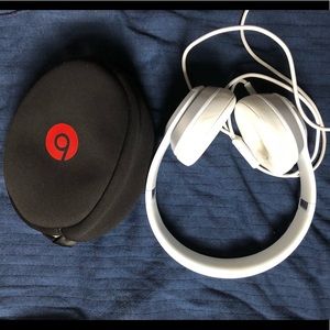 Beats Solo 2 On-Ear Headphone NOT WIRELESS- White